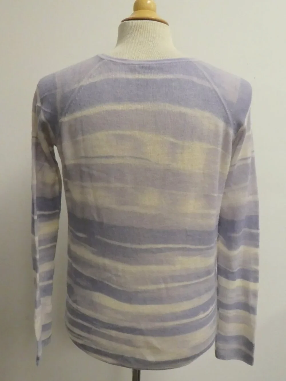 VINCE BLUE STRIPE 100% CASHMERE CREWNECK SWEATER S